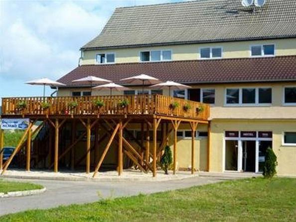 Sport Hotel Ostrov Trencin Luaran gambar