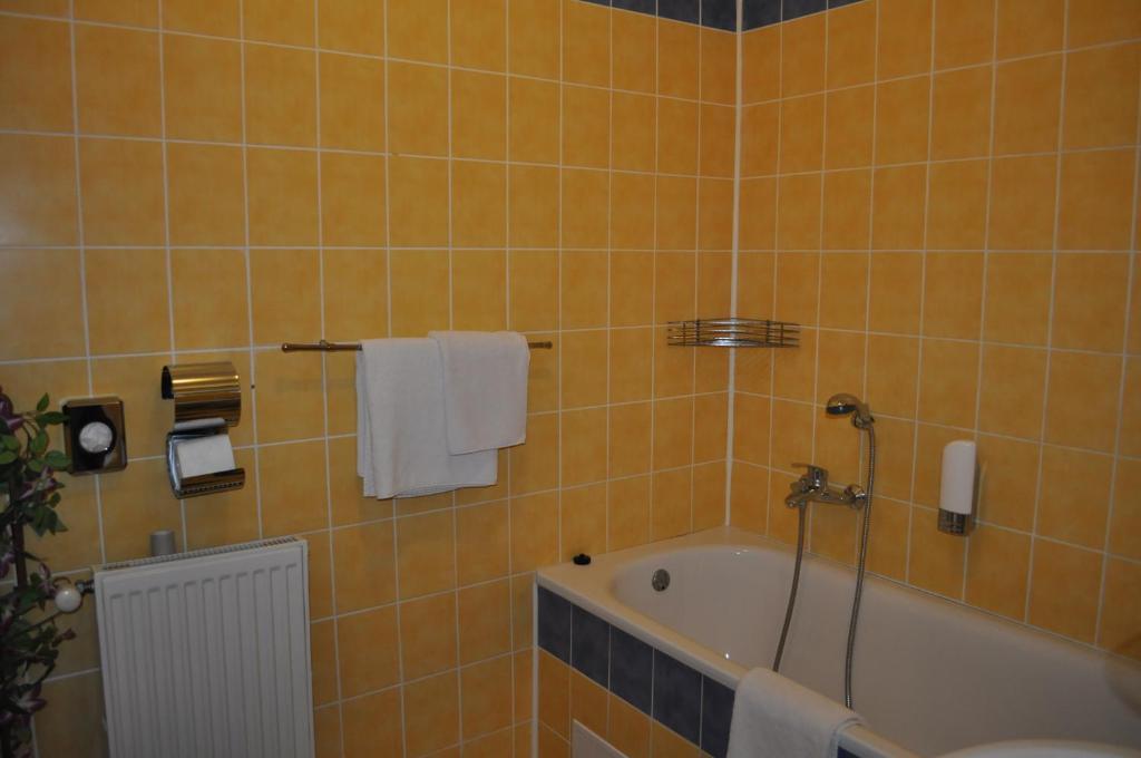 Sport Hotel Ostrov Trencin Luaran gambar